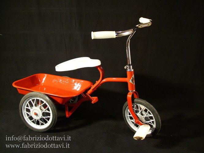 Piccoli restauri - Triciclo francese anni 40